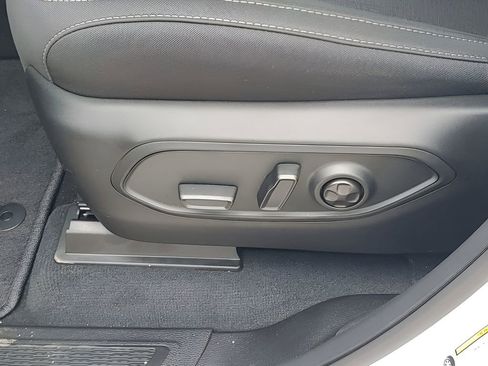 New 2025 Jeep Grand Cherokee L Laredo image 29