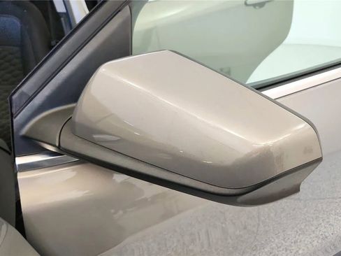 Used 2019 Chevrolet Equinox LT FWD image 18