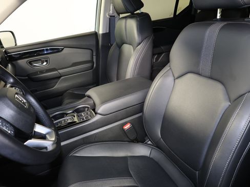 Used 2024 Honda Pilot Touring image 26