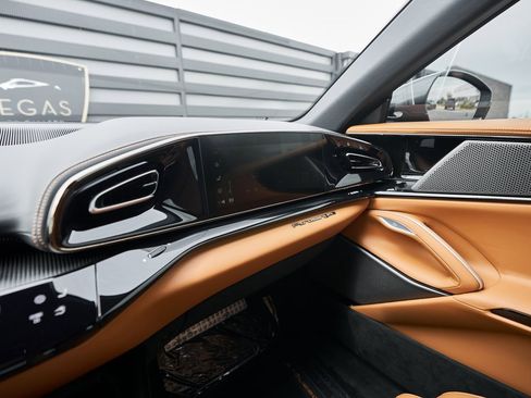 Used 2025 Ferrari Purosangue image 80