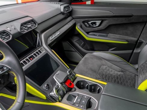 Used 2021 Lamborghini Urus AWD/4WD image 21