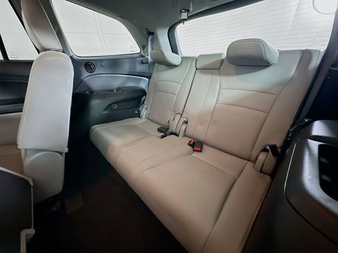 Used 2016 Honda Pilot Touring image 28