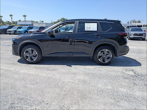 Used 2025 Nissan Rogue SV FWD image 4