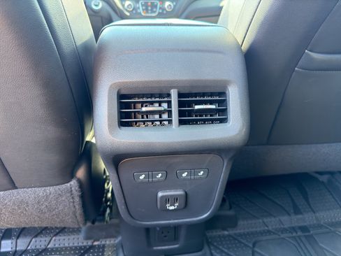 Used 2020 Chevrolet Equinox Premier AWD/4WD image 28