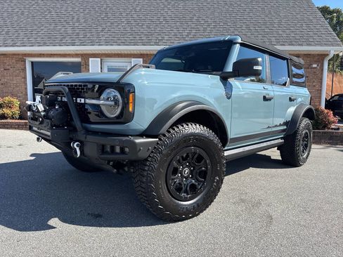 Used 2022 Ford Bronco Wildtrak image 3