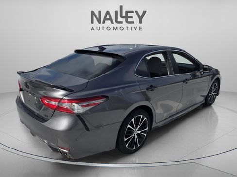 Used 2019 Toyota Camry SE image 5