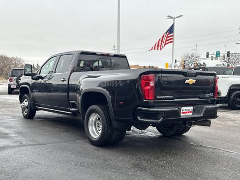 Used 2022 Chevrolet Silverado 3500 High Country w/ Safety Package II image 5
