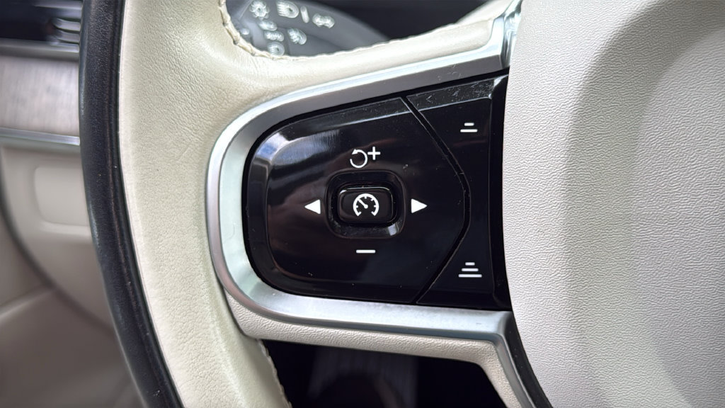 Certified 2024 Volvo XC90 T8 Plus AWD/4WD image 15