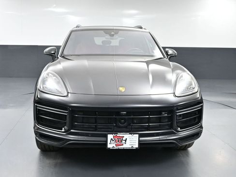 Used 2022 Porsche Cayenne Turbo S w/ Assistance Package image 14