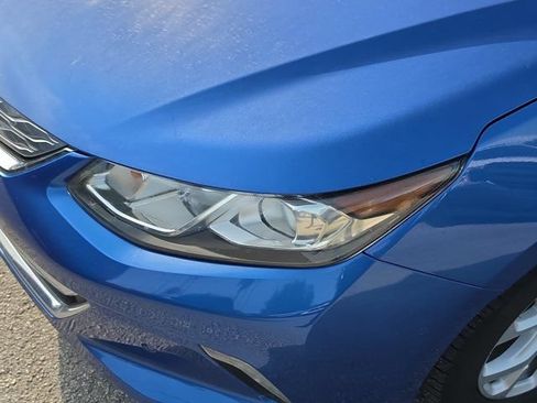 Used 2017 Chevrolet Volt Premier w/ Driver Confidence II Package FWD image 11