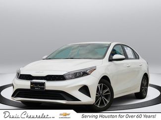 Used 2024 Kia Forte LXS FWD video 1