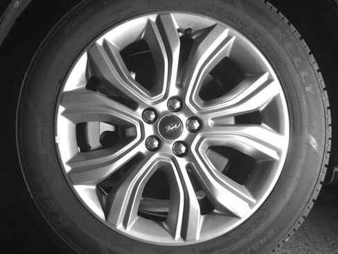 Used 2024 Ford Edge Titanium AWD/4WD image 27