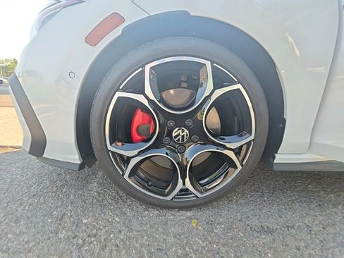 Certified 2025 Volkswagen GTI Autobahn FWD image 22