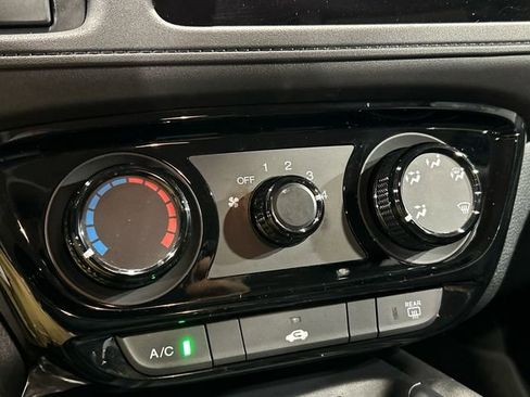 Used 2021 Honda HR-V LX image 17