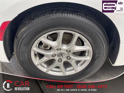 Used 2023 Chrysler Pacifica Touring-L FWD image 57