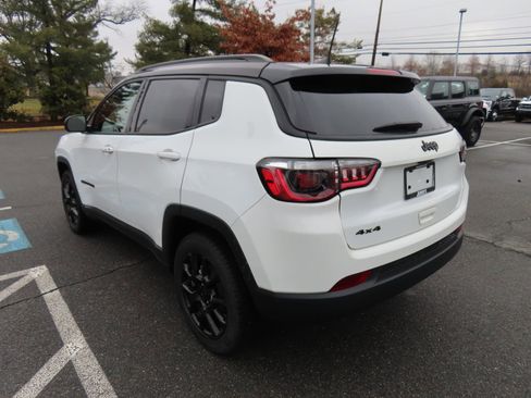 Used 2022 Jeep Compass Altitude w/ Sun and Sound Group image 7