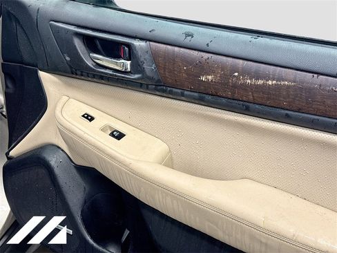 Used 2017 Subaru Outback 2.5i Limited image 31