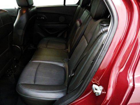 Used 2016 Chevrolet Trax LT w/ LT Convenience Package FWD image 10