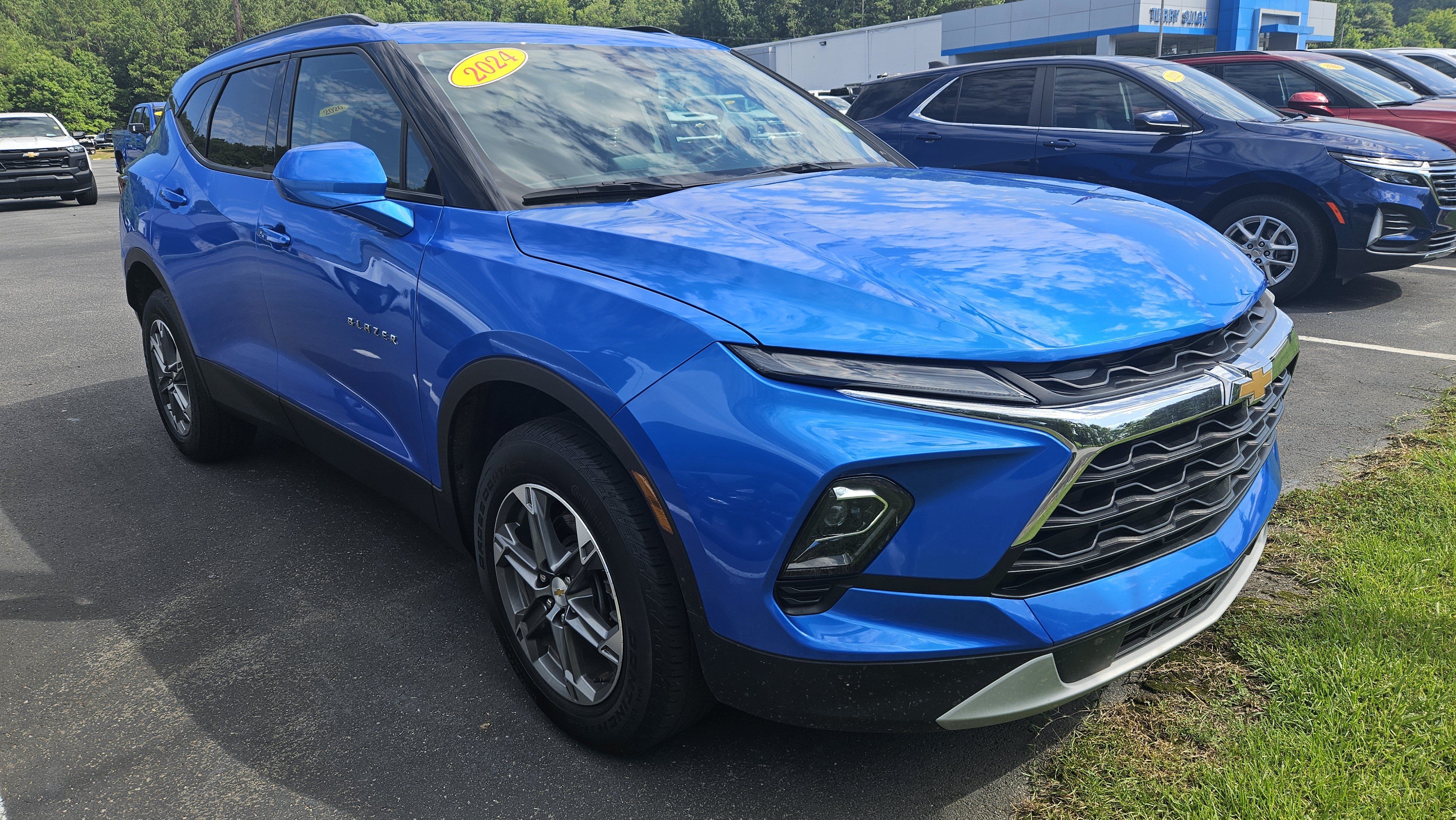 Used 2024 Chevrolet Blazer LT w/ Convenience Package FWD image 4