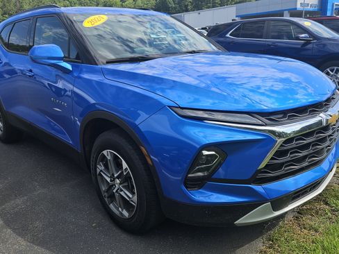 Used 2024 Chevrolet Blazer LT w/ Convenience Package FWD image 4