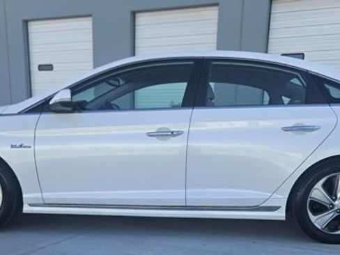 Used 2017 Hyundai Sonata Limited image 2