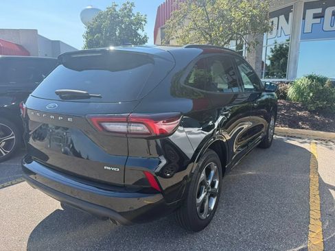 Used 2024 Ford Escape ST-Line w/ Tech Pack #1 AWD/4WD image 4