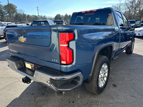 Used 2025 Chevrolet Silverado 2500 LTZ w/ LTZ Premium Package image 6