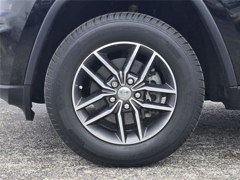 Used 2018 Jeep Grand Cherokee Limited w/ Trailer Tow Group IV RWD image 11