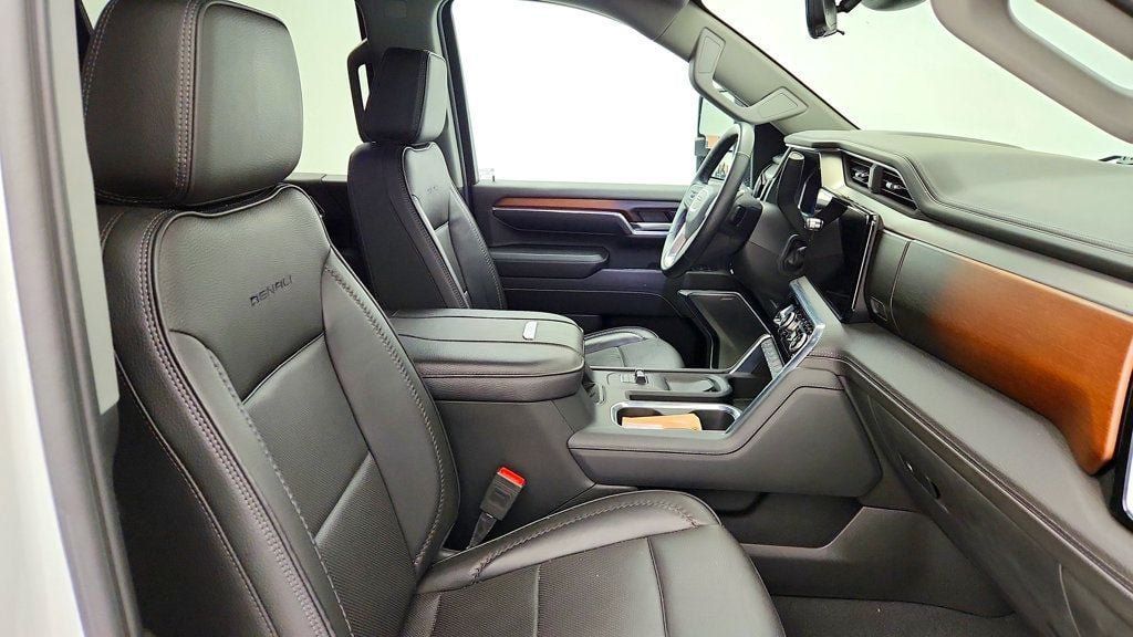 Used 2024 GMC Sierra 2500 Denali w/ Denali Reserve Package AWD/4WD image 23