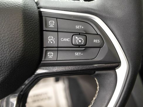 Used 2023 Jeep Grand Cherokee Altitude image 23