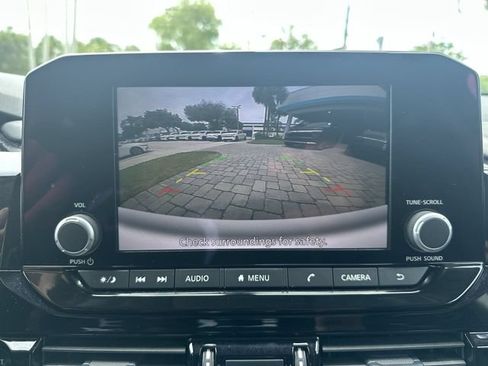 Used 2025 Nissan Pathfinder SV FWD image 24