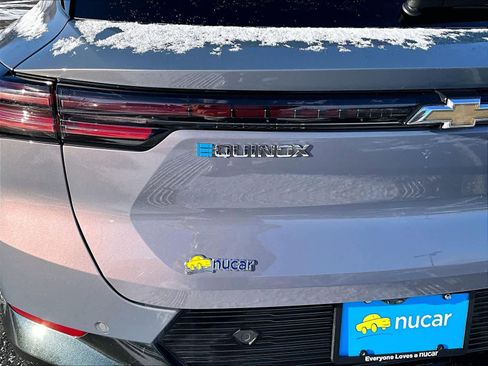 Used 2025 Chevrolet Equinox EV LT w/ Convenience Package image 28