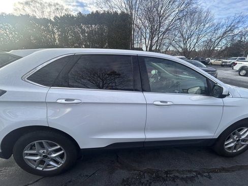 Used 2023 Ford Edge SEL image 10