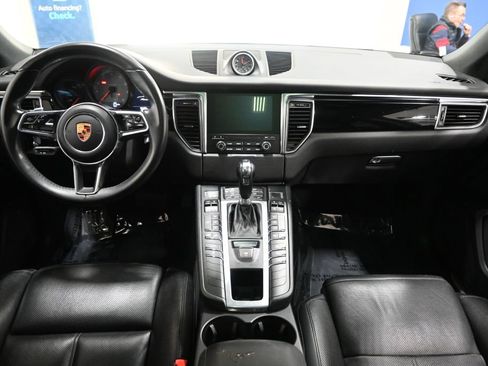 Used 2018 Porsche Macan S image 11