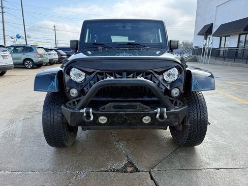 Used 2017 Jeep Wrangler Sahara w/ Connectivity Group image 3