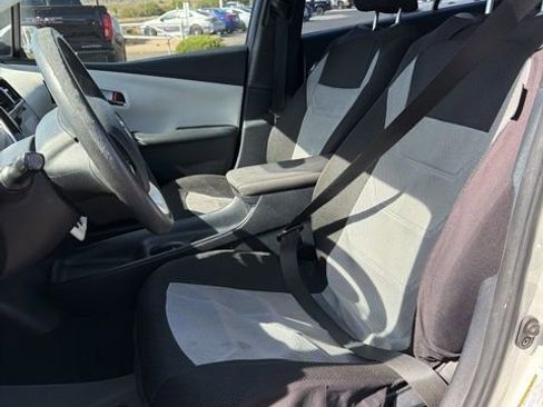 Used 2017 Toyota Prius Two w/ Carpet Mat Package FWD image 16