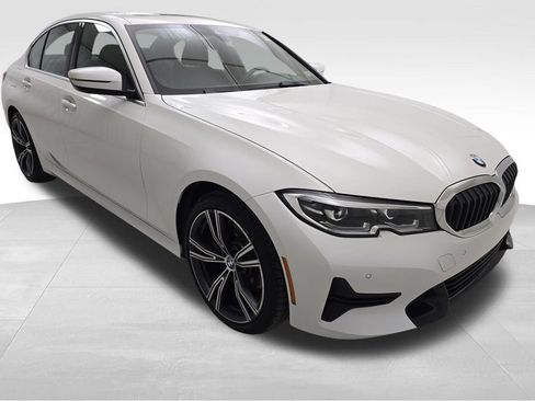 Used 2020 BMW 330i xDrive Sedan w/ Convenience Package AWD/4WD image 2