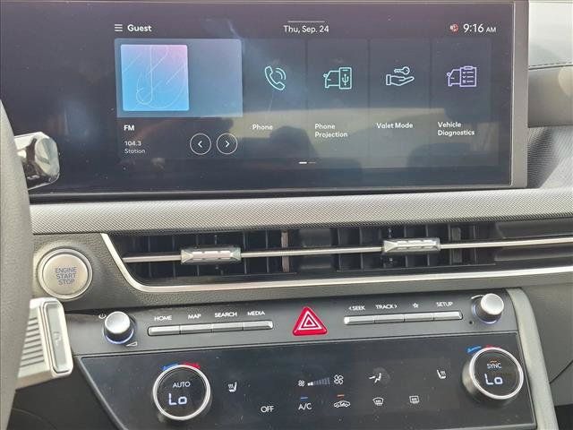 Used 2025 Hyundai Sonata SEL FWD image 13