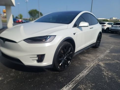 Used 2020 Tesla Model X Long Range AWD/4WD image 2