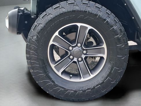 Used 2023 Jeep Wrangler Unlimited Sahara w/ LED Lighting Group AWD/4WD image 10