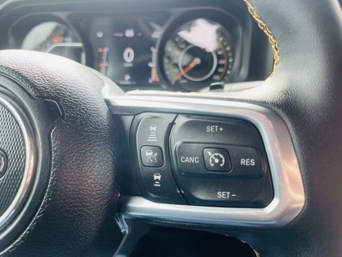 Used 2024 Jeep Wrangler Unlimited Sahara w/ Technology Group AWD/4WD image 24