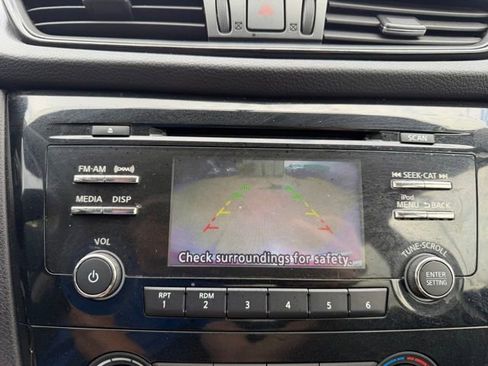 Used 2017 Nissan Rogue S FWD image 25
