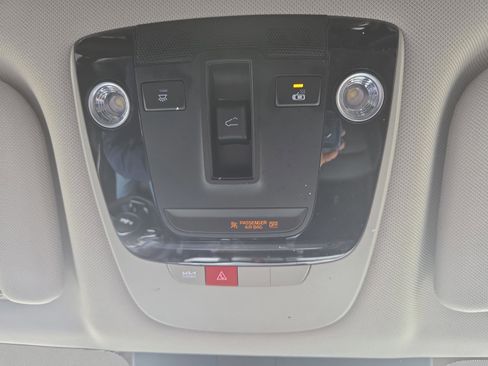 Used 2025 Kia Sorento S w/ Panoramic Sunroof Package FWD image 16