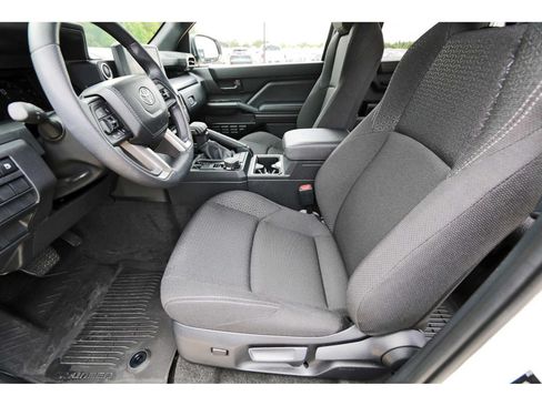 Used 2025 Toyota 4Runner SR5 AWD/4WD image 11