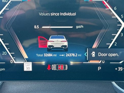 Used 2023 BMW 760i xDrive 760i xDrive image 27