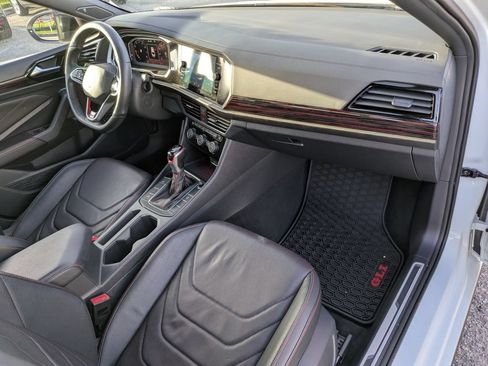Certified 2022 Volkswagen Jetta GLI Autobahn w/ GLI Black Package FWD image 10