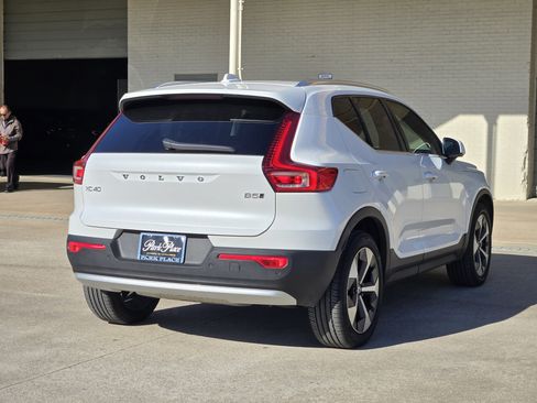 Certified 2025 Volvo XC40 B5 Core w/ Protection Package Premier image 9