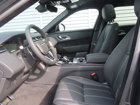 Used 2023 Land Rover Range Rover Velar R-Dynamic S image 16