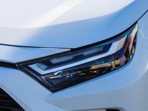 Used 2023 Toyota RAV4 XLE image 5