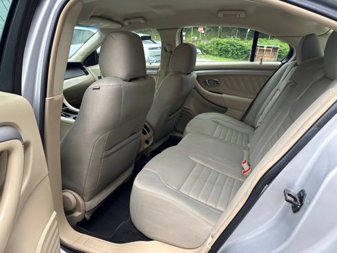 Used 2016 Ford Taurus SE FWD image 22